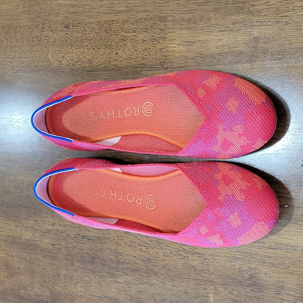 Red Botanicamo Rothy's, size 9.5